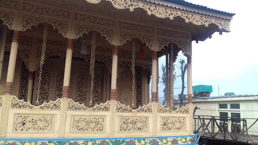 White House Group Of Houseboats Hotel Srinagar  Bagian luar foto