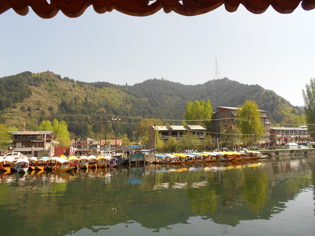 White House Group Of Houseboats Hotel Srinagar  Bagian luar foto