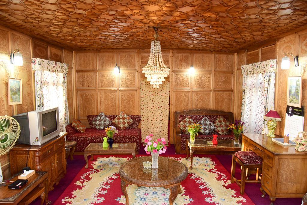 White House Group Of Houseboats Hotel Srinagar  Bagian luar foto