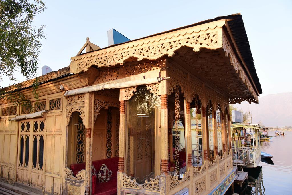 White House Group Of Houseboats Hotel Srinagar  Bagian luar foto