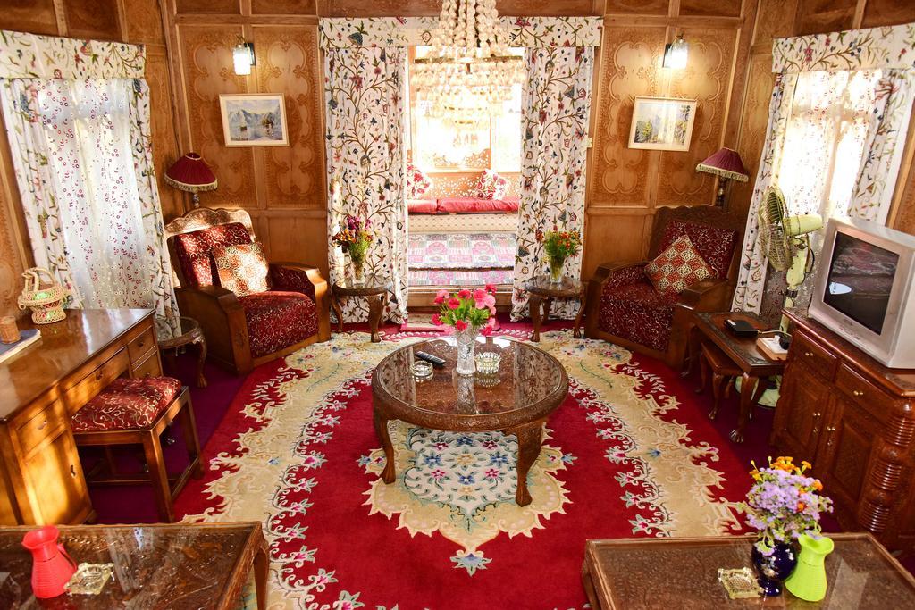 White House Group Of Houseboats Hotel Srinagar  Bagian luar foto